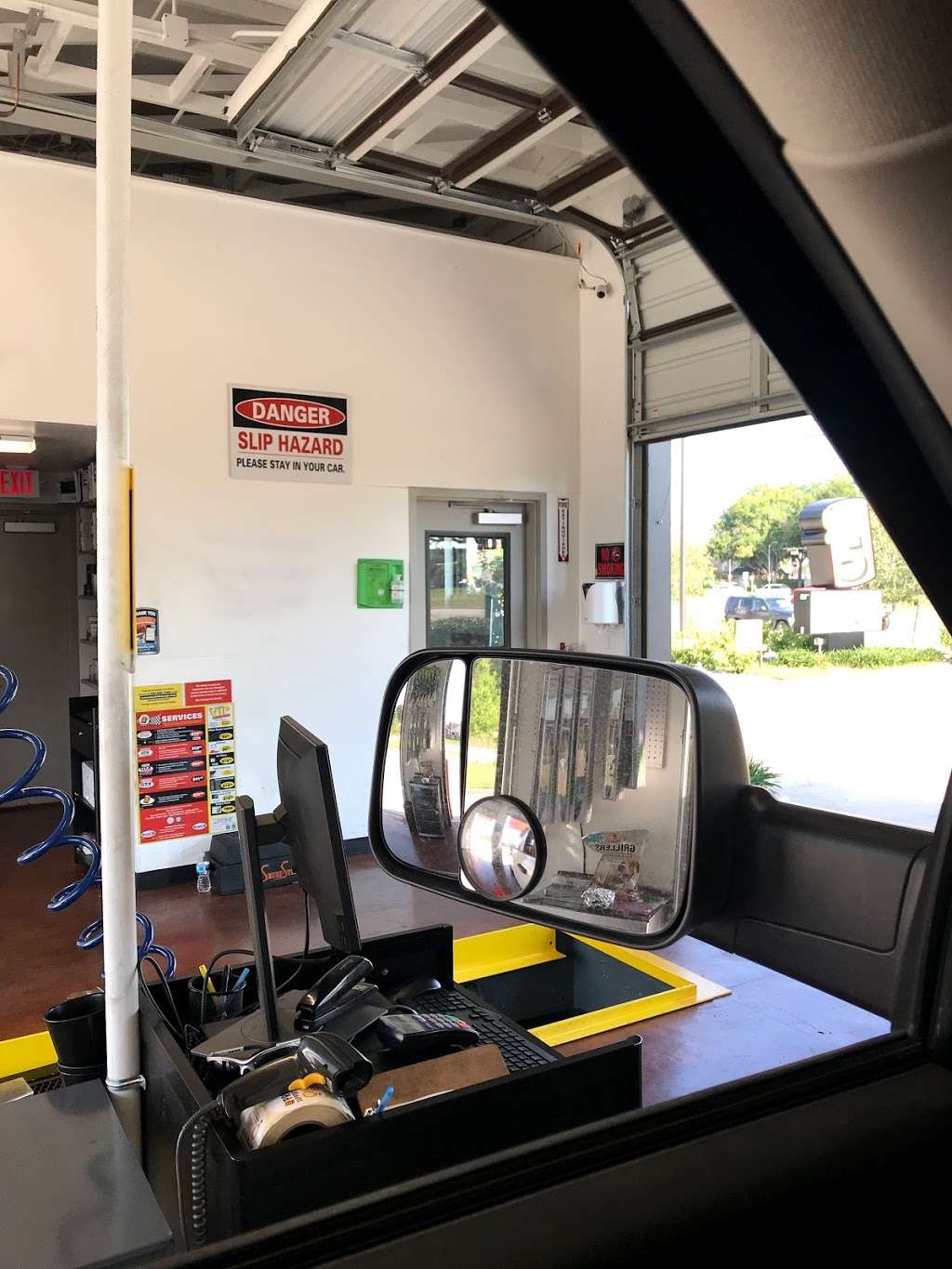 Take 5 Oil Change | 6439 Fairmont Pkwy, Pasadena, TX 77505, USA | Phone: (346) 203-8472