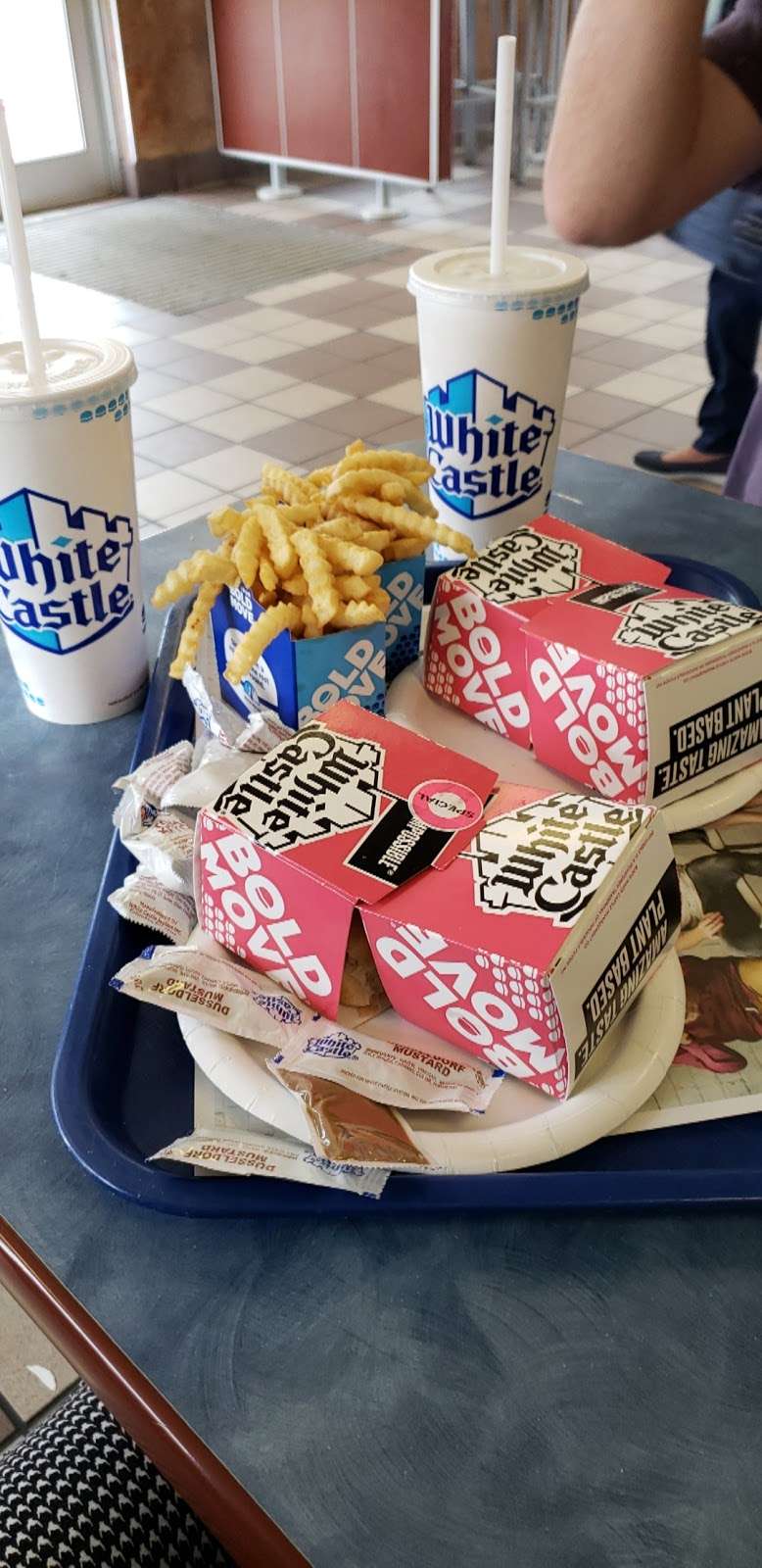 White Castle | 4750 W 63rd St, Chicago, IL 60629, USA | Phone: (773) 767-6765