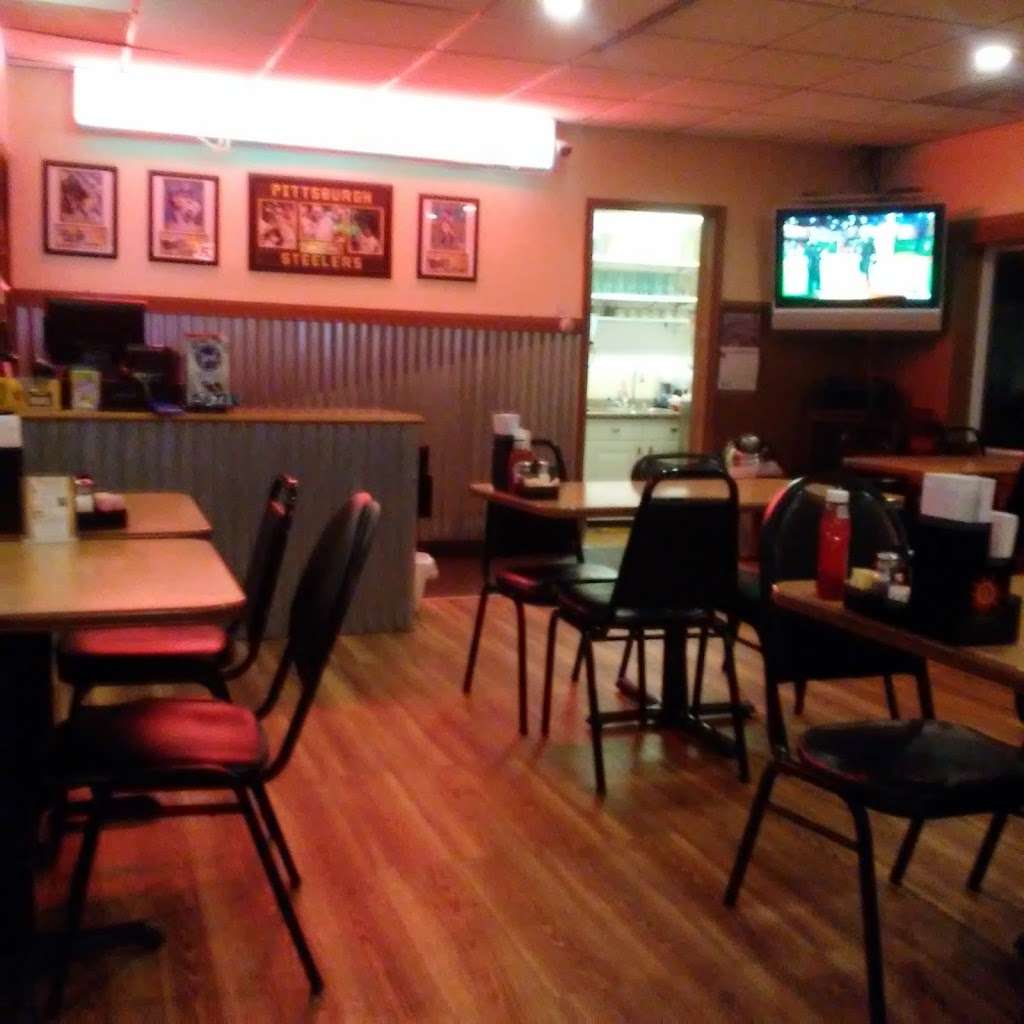 Colonial Bar & Grill | 14130 Pennsylvania Ave, Hagerstown, MD 21742, USA | Phone: (301) 739-0667