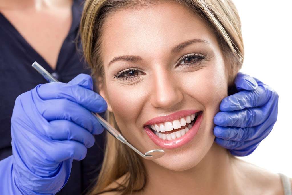 Golombeck Irving DDS | 24 Arleigh Rd, Great Neck, NY 11021, USA | Phone: (516) 487-0314