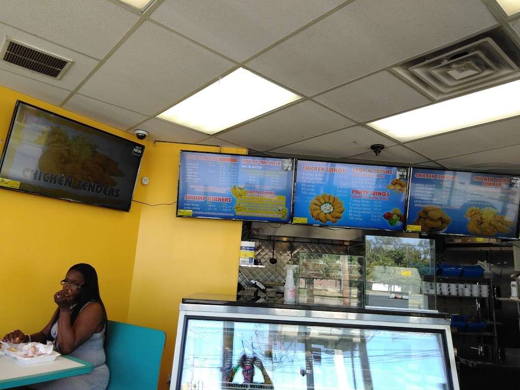 Sharks Fish Chicken | 14150 Lincoln Ave, Dolton, IL 60419, USA | Phone: (708) 841-2000