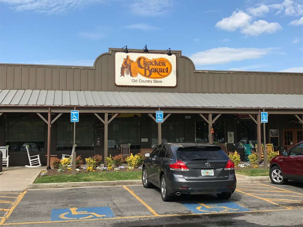 Cracker Barrel Old Country Store | 106 S Carter Rd, Ashland, VA 23005, USA | Phone: (804) 798-1542