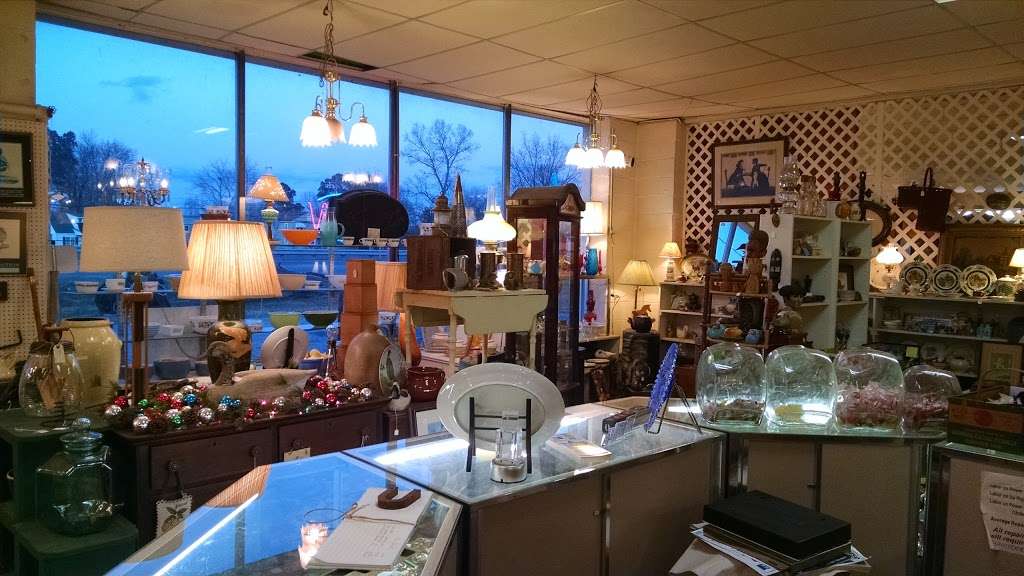 Dark Horse Antiques | 2923 Ocean Gateway, Cambridge, MD 21613, USA | Phone: (410) 221-1505