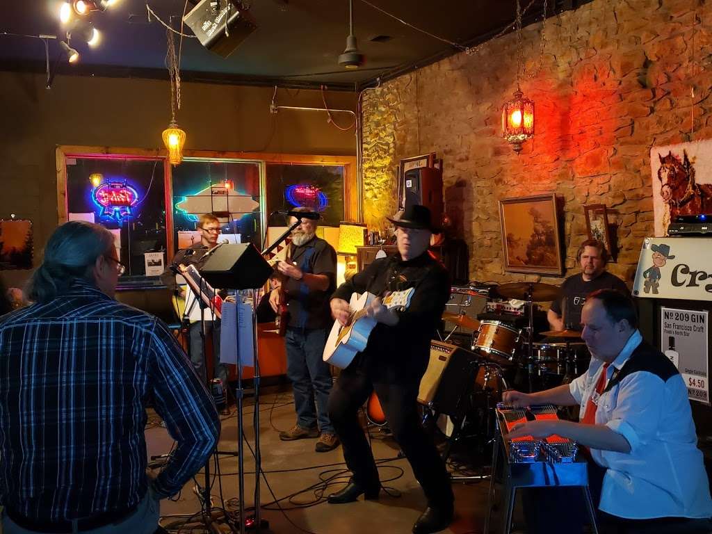 Franks North Star Tavern | 508 Locust St, Lawrence, KS 66044, USA | Phone: (785) 856-5080