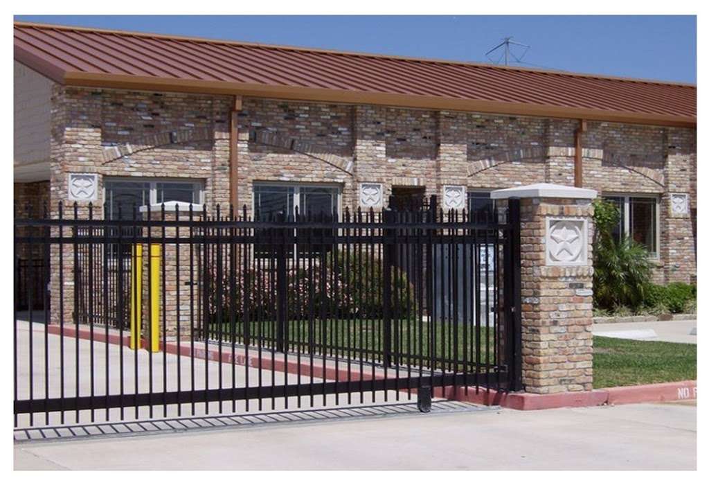 LockTite Storage Channelview | 16660 Wallisville Rd, Houston, TX 77049 | Phone: (281) 862-9366