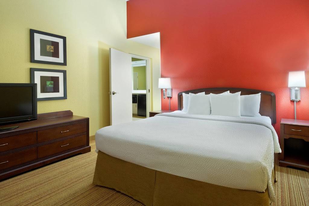 Courtyard by Marriott Chesapeake Greenbrier | 1562 Crossways Blvd, Chesapeake, VA 23320, USA | Phone: (757) 420-1700