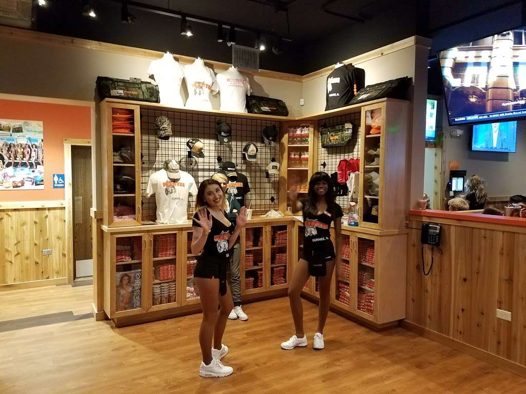 Hooters | 5670 Northridge Dr, Gurnee, IL 60031, USA | Phone: (847) 360-1672