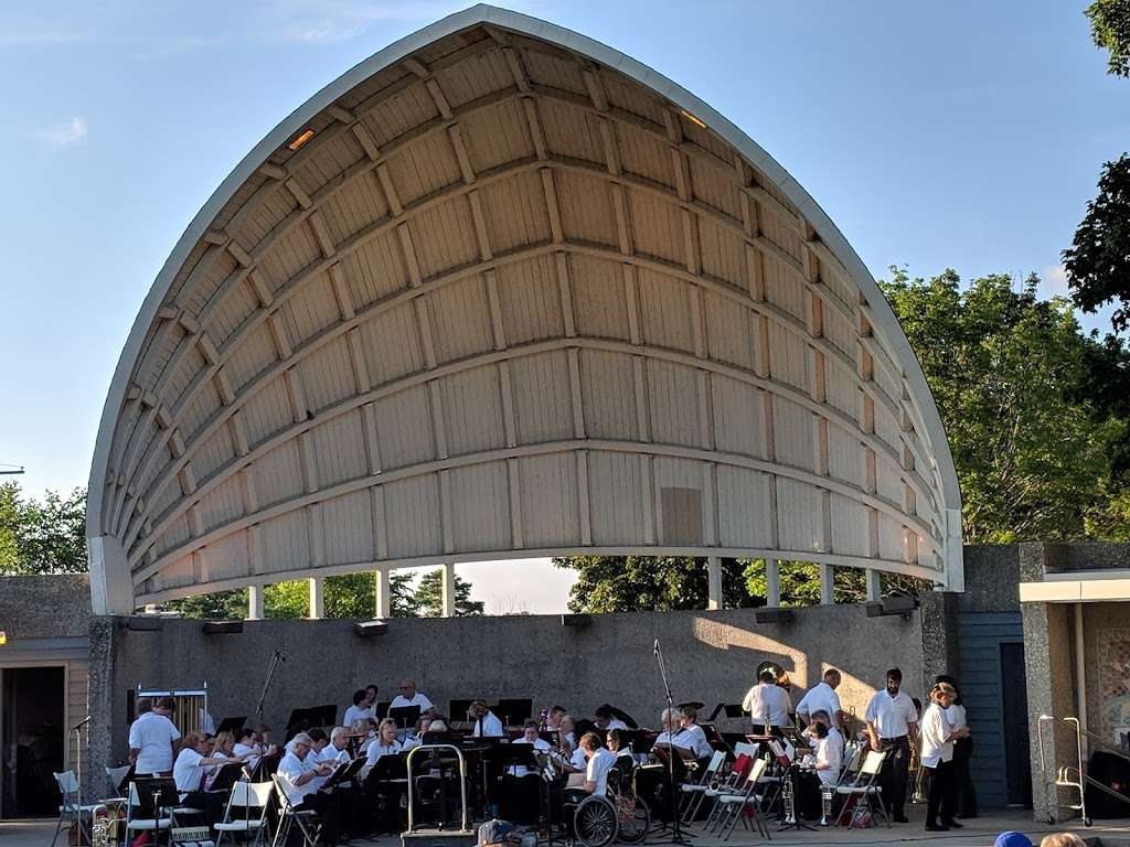 Pennoyer Park Band Shell | Kennedy Dr, Kenosha, WI 53140, USA