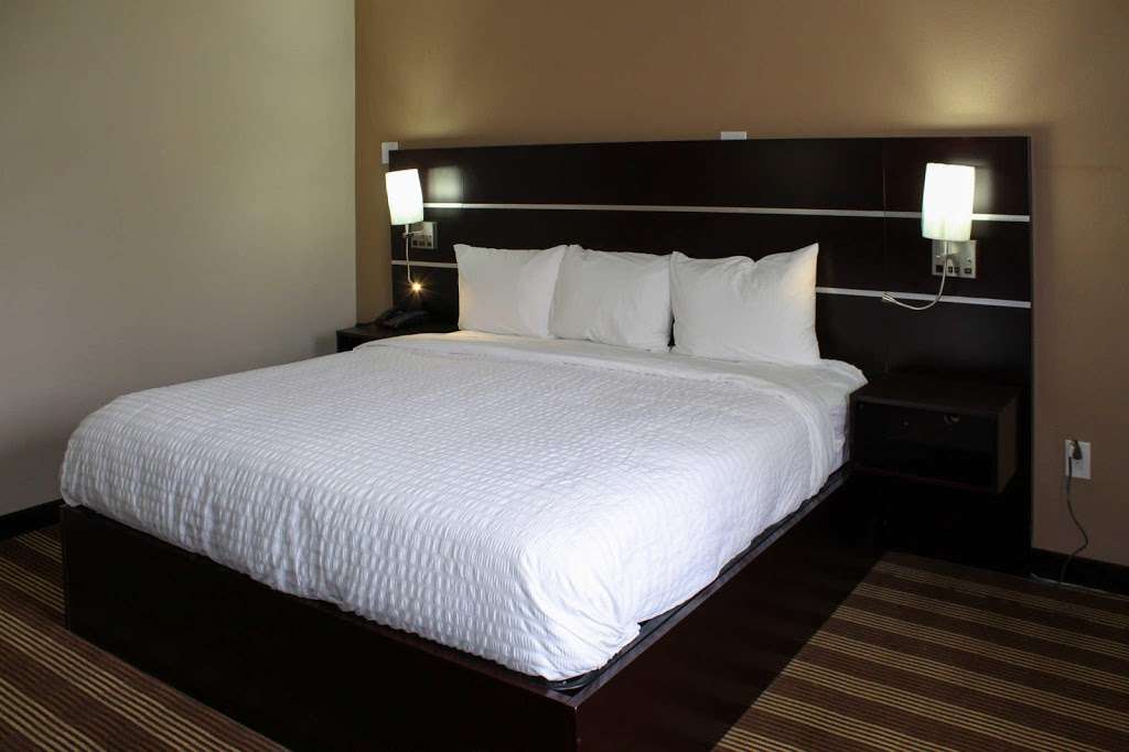 Clarion Inn & Suites | 101 Broad St Building A - Clarion, Delaware Water Gap, PA 18327, USA | Phone: (570) 476-0000