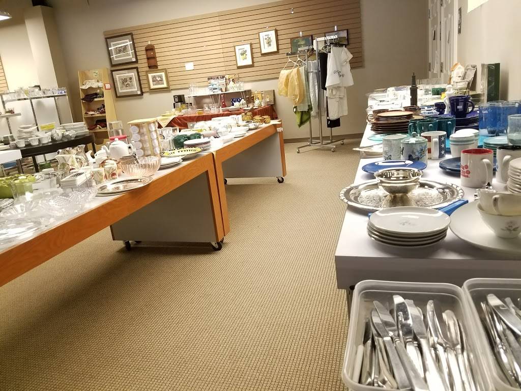 Hand MeUps 9717 Q St, Omaha, NE 68127