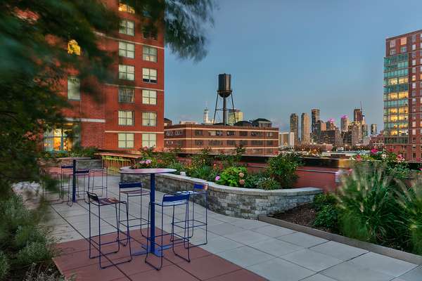 Cast Iron Lofts | 837 Jersey Ave, Jersey City, NJ 07310, USA | Phone: (201) 428-6000