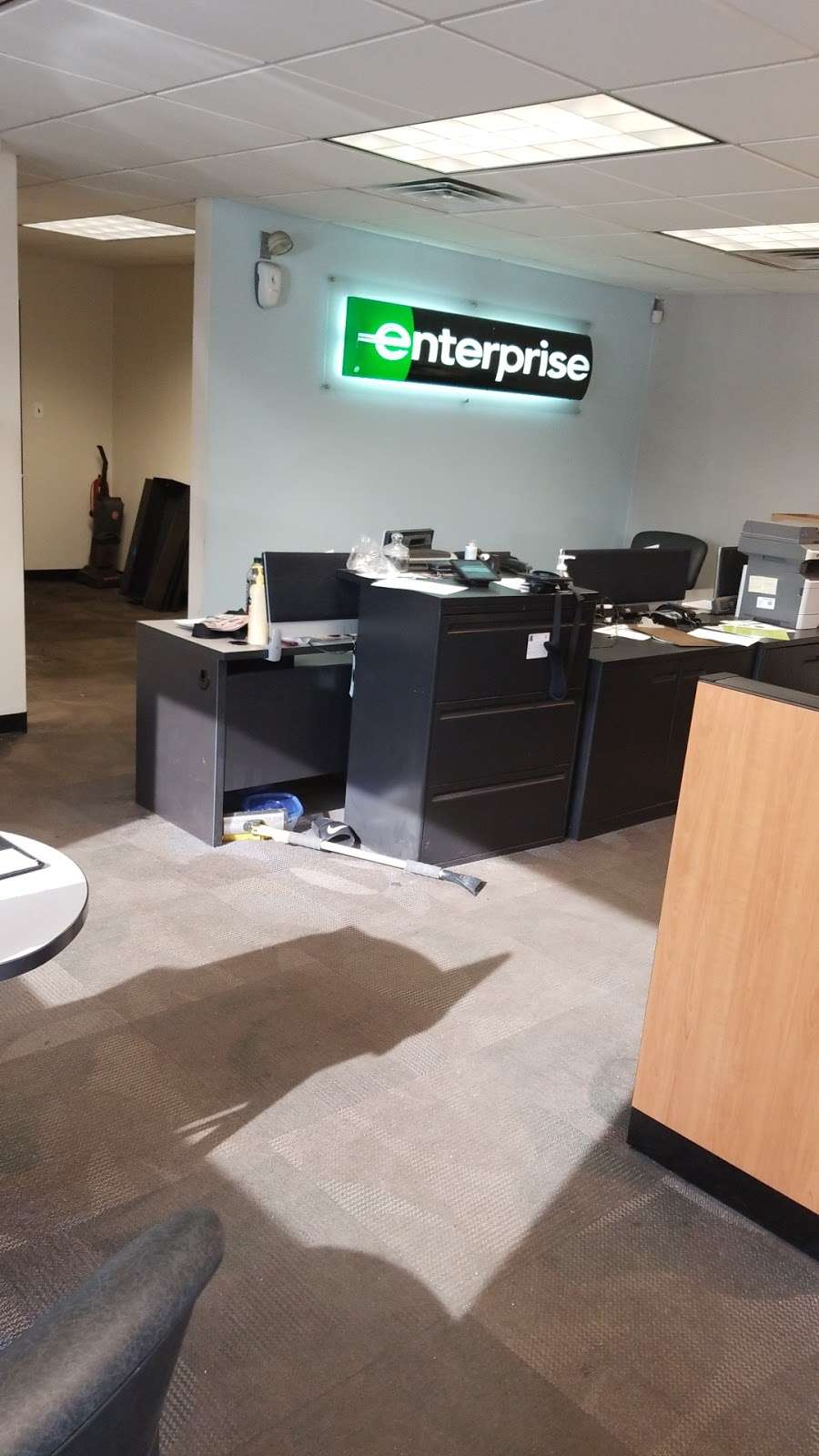 Enterprise Rent-A-Car | 9214 S Stony Island Ave, Chicago, IL 60617, USA | Phone: (773) 734-6400