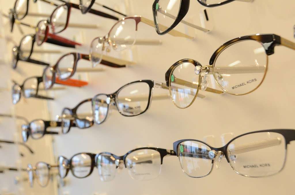 Elk Grove Optical | 611 Meacham Rd, Elk Grove Village, IL 60007, USA | Phone: (847) 584-9900