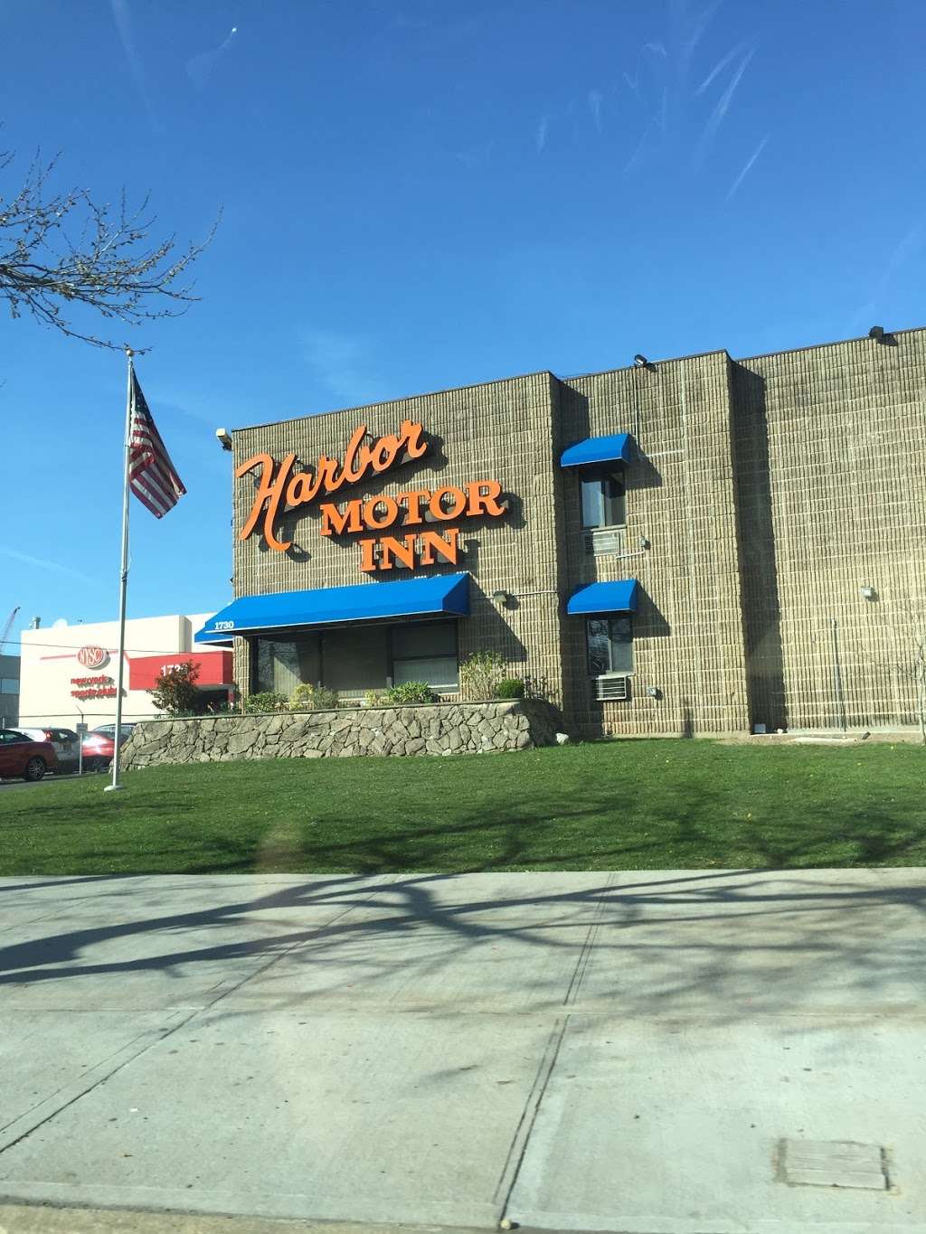 Harbor Motor Inn | 1730 Shore Pkwy, Brooklyn, NY 11214, USA | Phone: (718) 946-9200