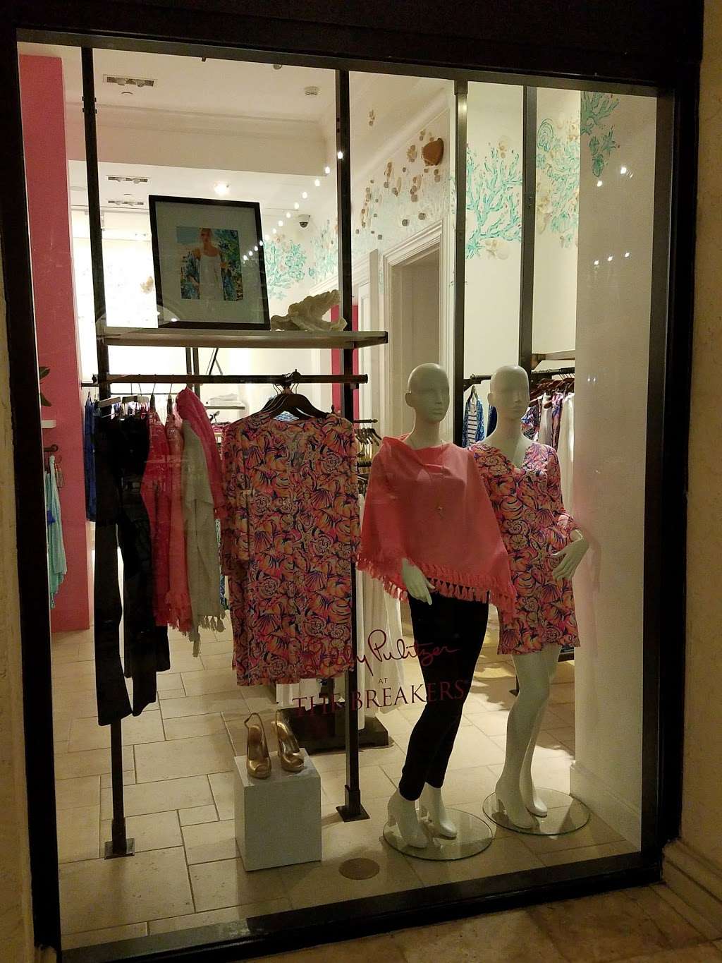 Lilly Pulitzer | 1 S County Rd, Palm Beach, FL 33480 | Phone: (561) 653-6360