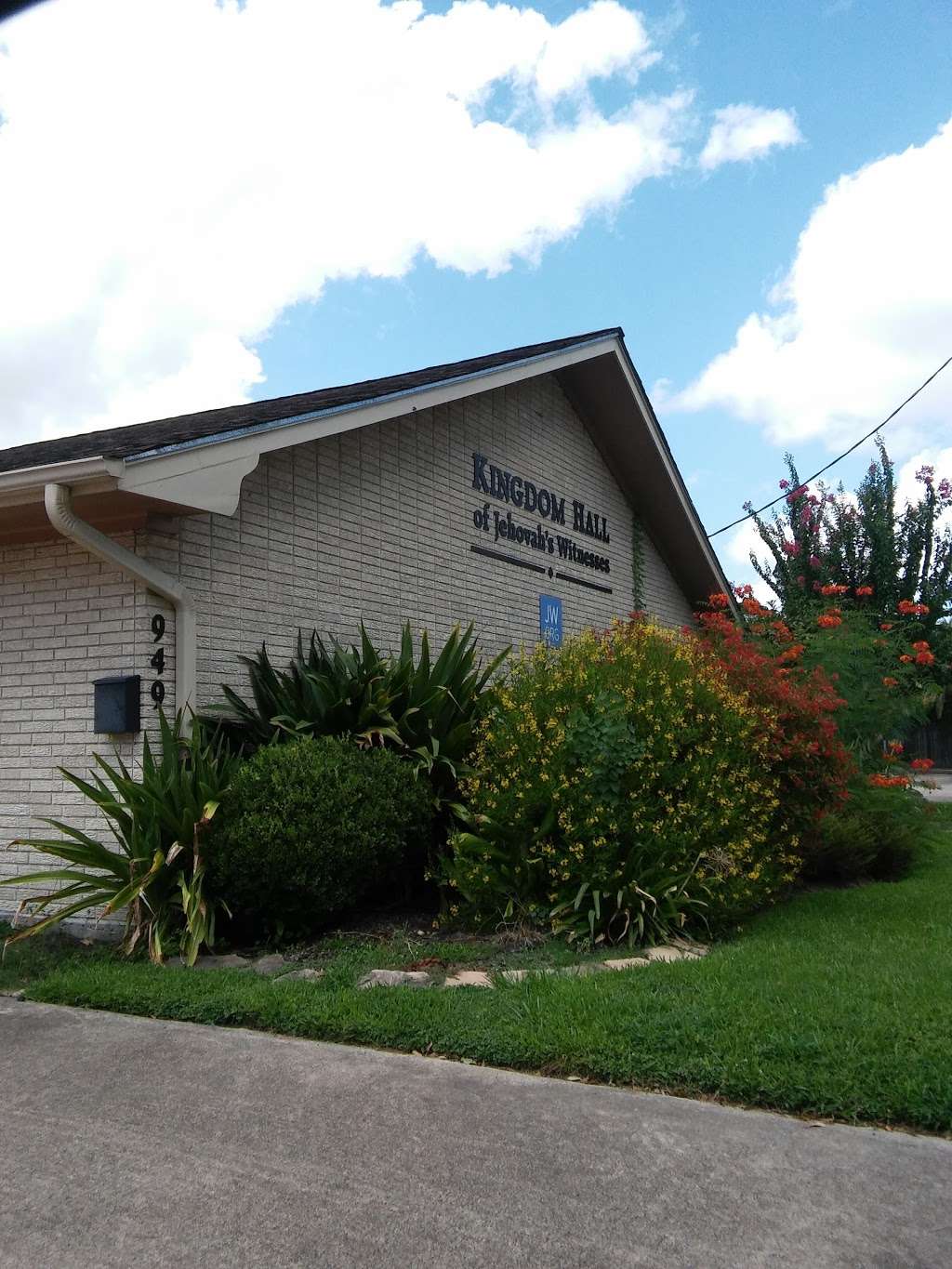 Kingdom Hall of Jehovahs Witnesses | 949 Fisher St, Houston, TX 77018, USA | Phone: (713) 681-3181