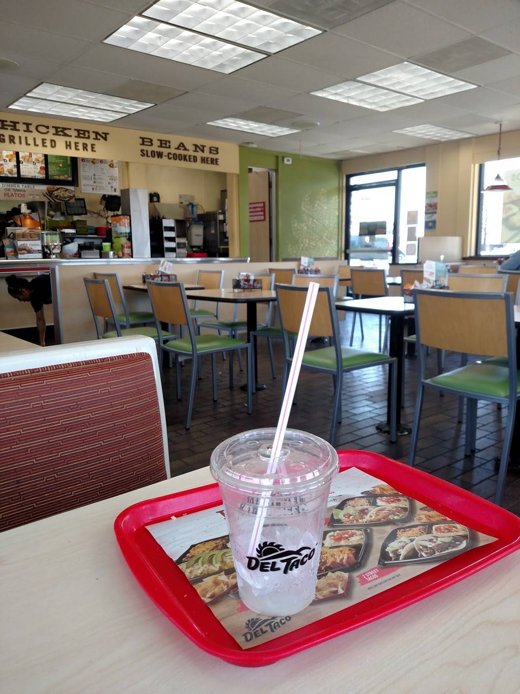 Del Taco - meal takeaway  | Photo 2 of 10 | Address: 13742 Red Hill Ave, Tustin, CA 92780, USA | Phone: (714) 544-1018