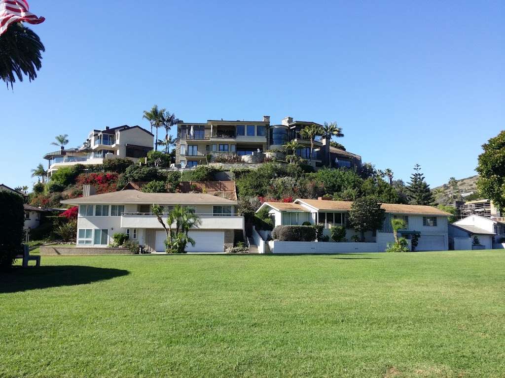 Coast-Ent Emerald Bay | Laguna Beach, CA 92651, USA