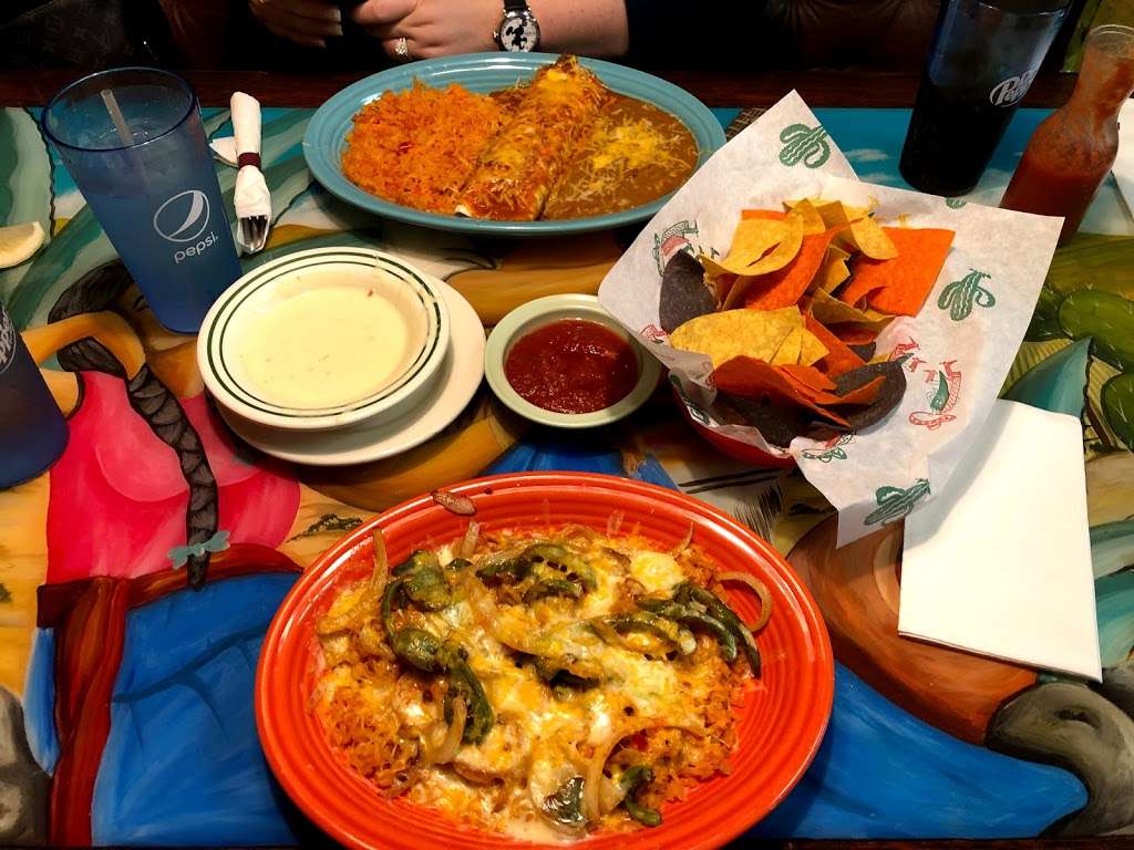 Los Magueyes Mexican Restaurant - Wildwood | 346 Shopping Center Dr, Wildwood, FL 34785, USA | Phone: (352) 461-0577
