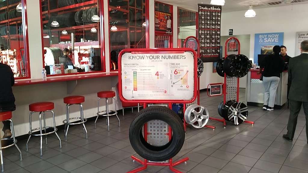 Discount Tire | 11950 Southwest Fwy, Meadows Place, TX 77477, USA | Phone: (281) 498-8221