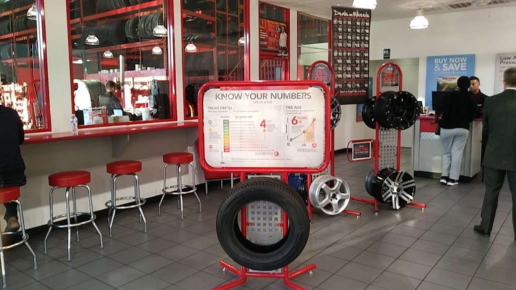 Discount Tire | 11950 Southwest Fwy, Meadows Place, TX 77477 | Phone: (281) 498-8221