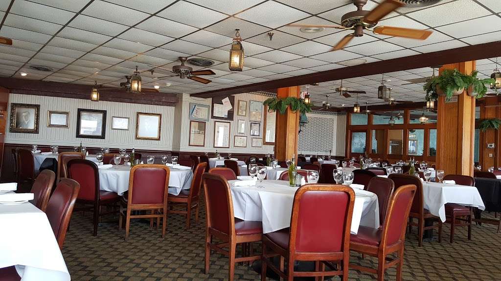 Gaidos Seafood Restaurant | 3828 Seawall Blvd, Galveston, TX 77550, USA | Phone: (409) 761-5500