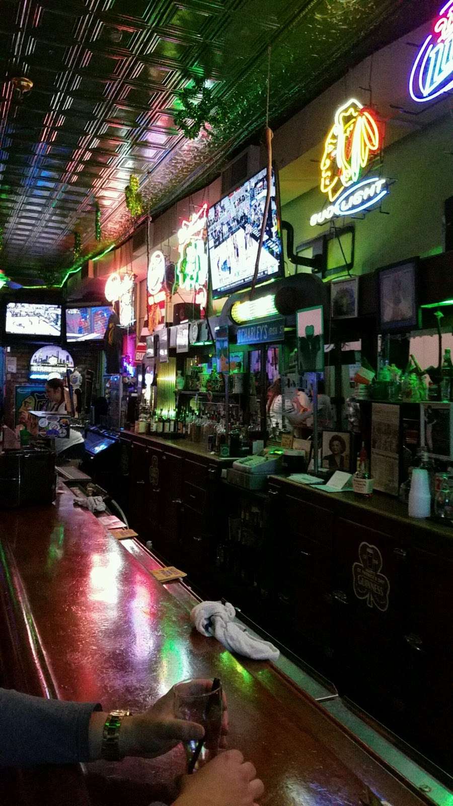 OCharleys Irish Pub - restaurant  | Photo 5 of 10 | Address: 117 N Center St, Joliet, IL 60435, USA | Phone: (815) 722-6382