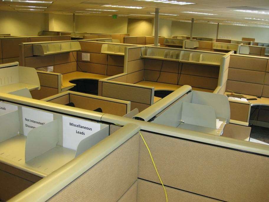 Office Cubicles, Partitions, System Furniture Liquidation | 206 Monte Vista, Irvine, CA 92602, USA | Phone: (310) 650-2372