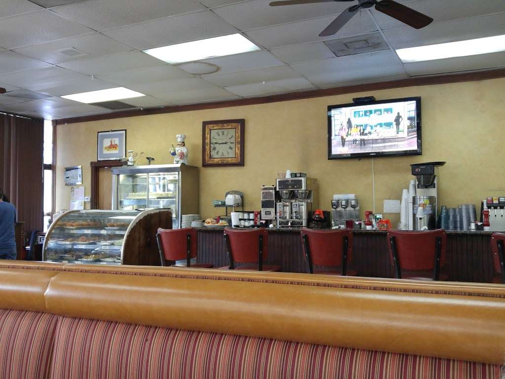 Ramblewood Diner | 8203 W Atlantic Blvd, Coral Springs, FL 33071, USA | Phone: (954) 575-1166