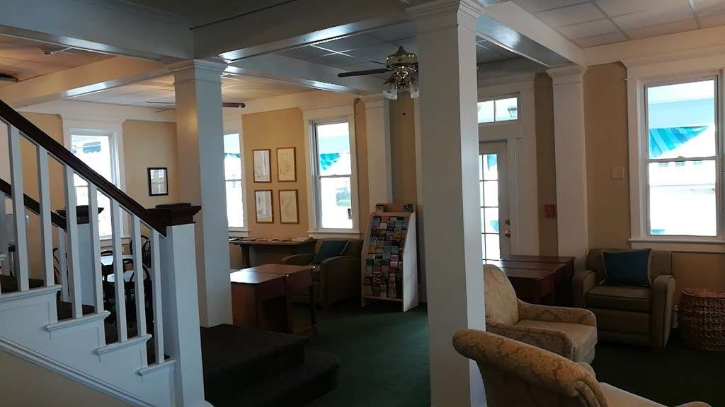 Ocean Breeze Hotel | 724 Ocean Ave, Ocean City, NJ 08226, USA | Phone: (609) 399-8744