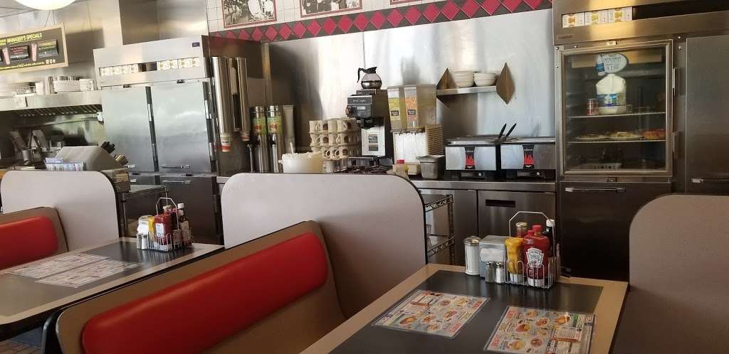 Waffle House | 720 Cagan View Rd, Clermont, FL 34714, USA | Phone: (352) 241-8924