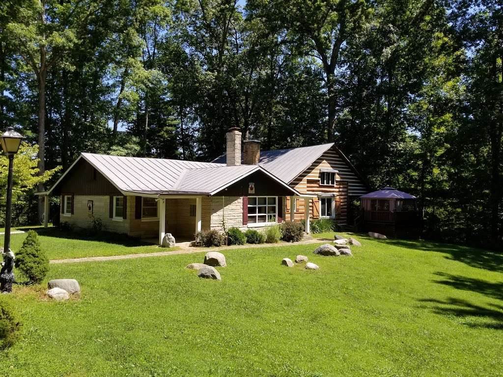 Boulders Lodge Vacation Home | 461 E Fruitdale Rd, Morgantown, IN 46160 | Phone: (317) 508-2628