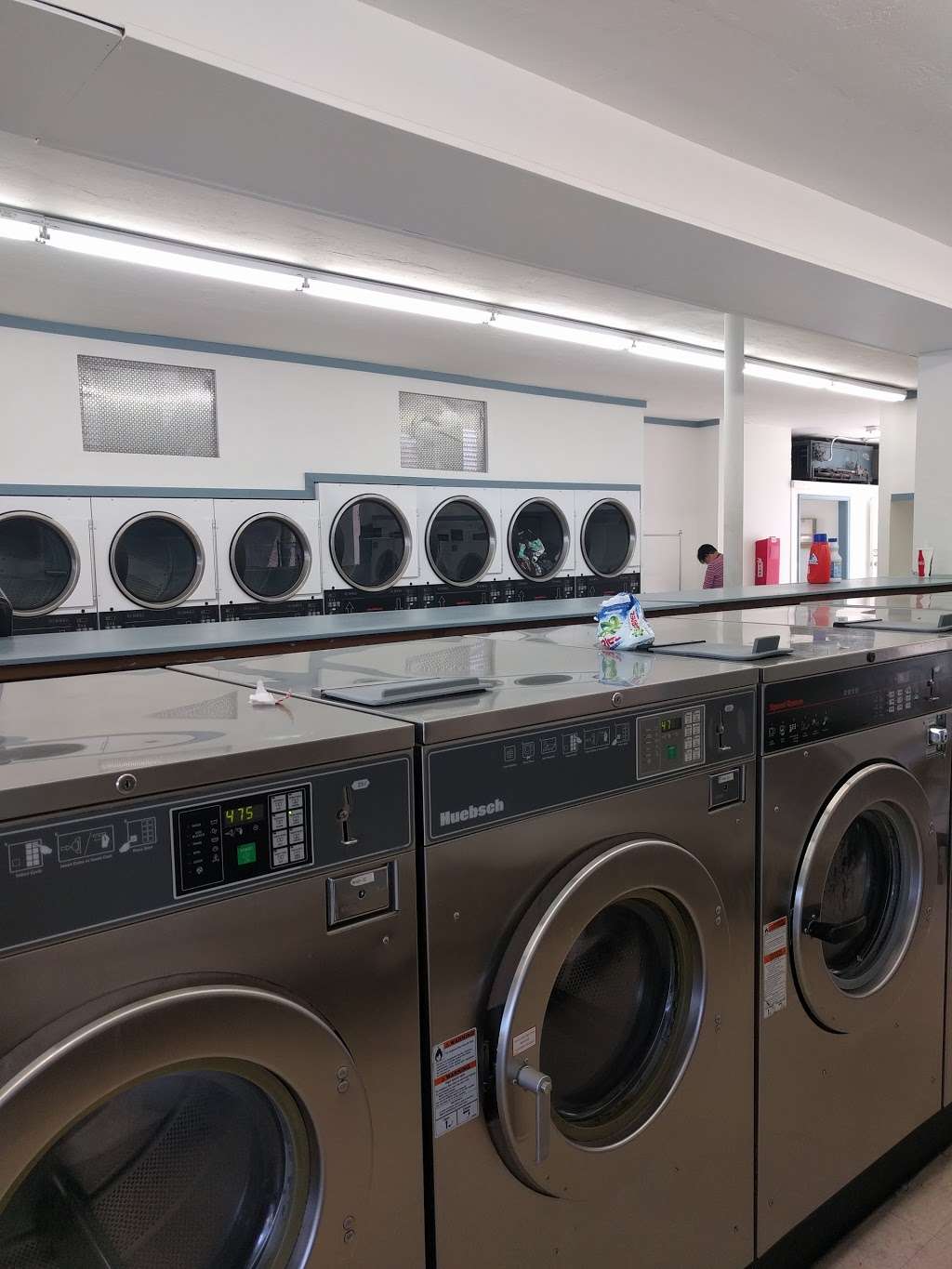 Scotty's Laundromat & Wash and Fold Services 684 N Fair Oaks Ave