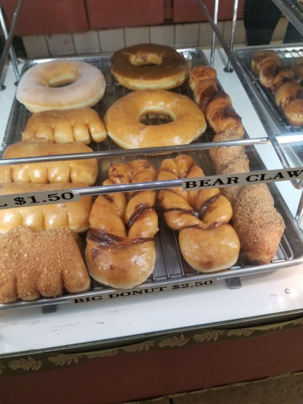 Donut Star | 404 N Grand Ave E, Santa Ana, CA 92701 | Phone: (714) 558-3377