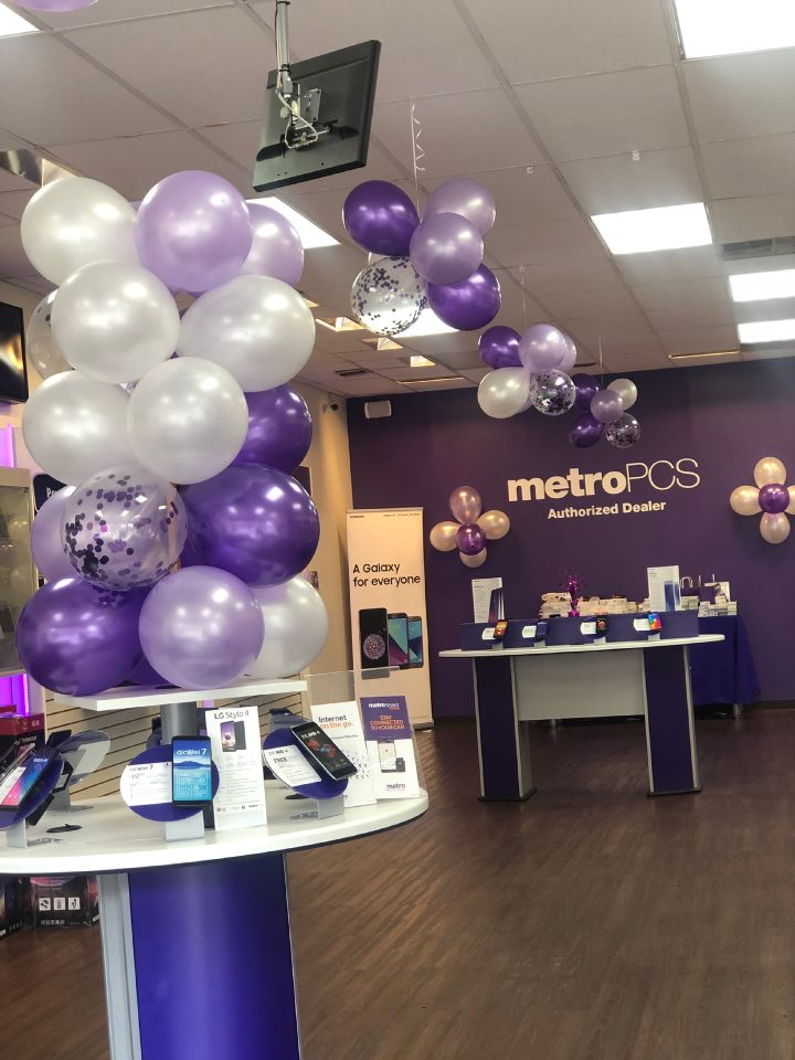 Metro by T-Mobile | 17551 Hillside Avenue, Jamaica, NY 11432, USA | Phone: (718) 206-4163