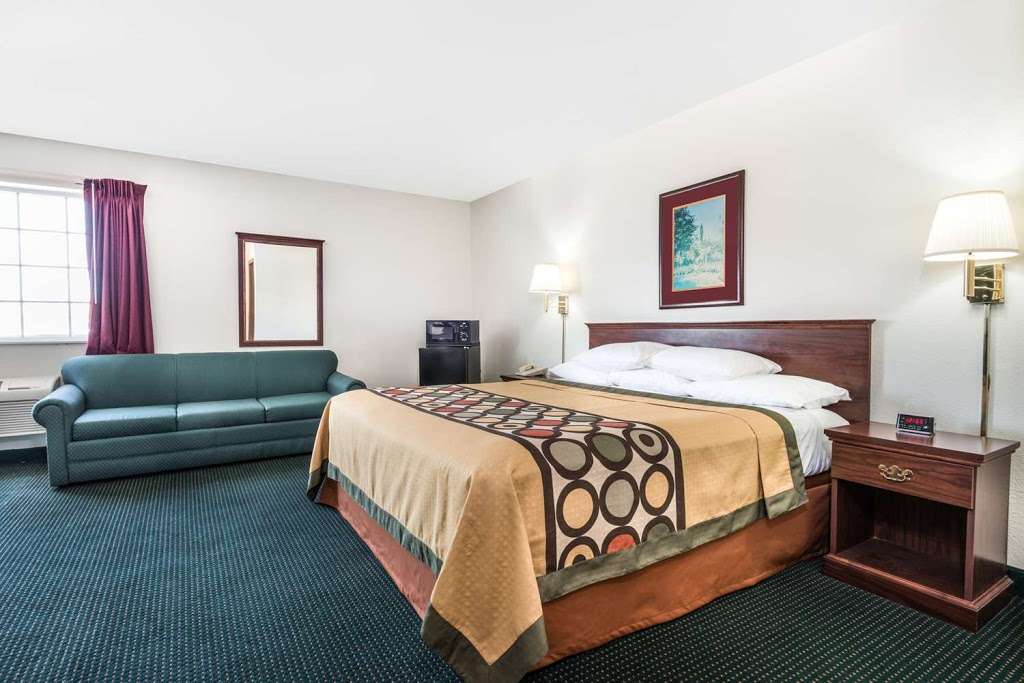 Super 8 by Wyndham Platte City Kansas City Area | 2500 NW Prairie View Rd, Platte City, MO 64079, USA | Phone: (816) 858-2888