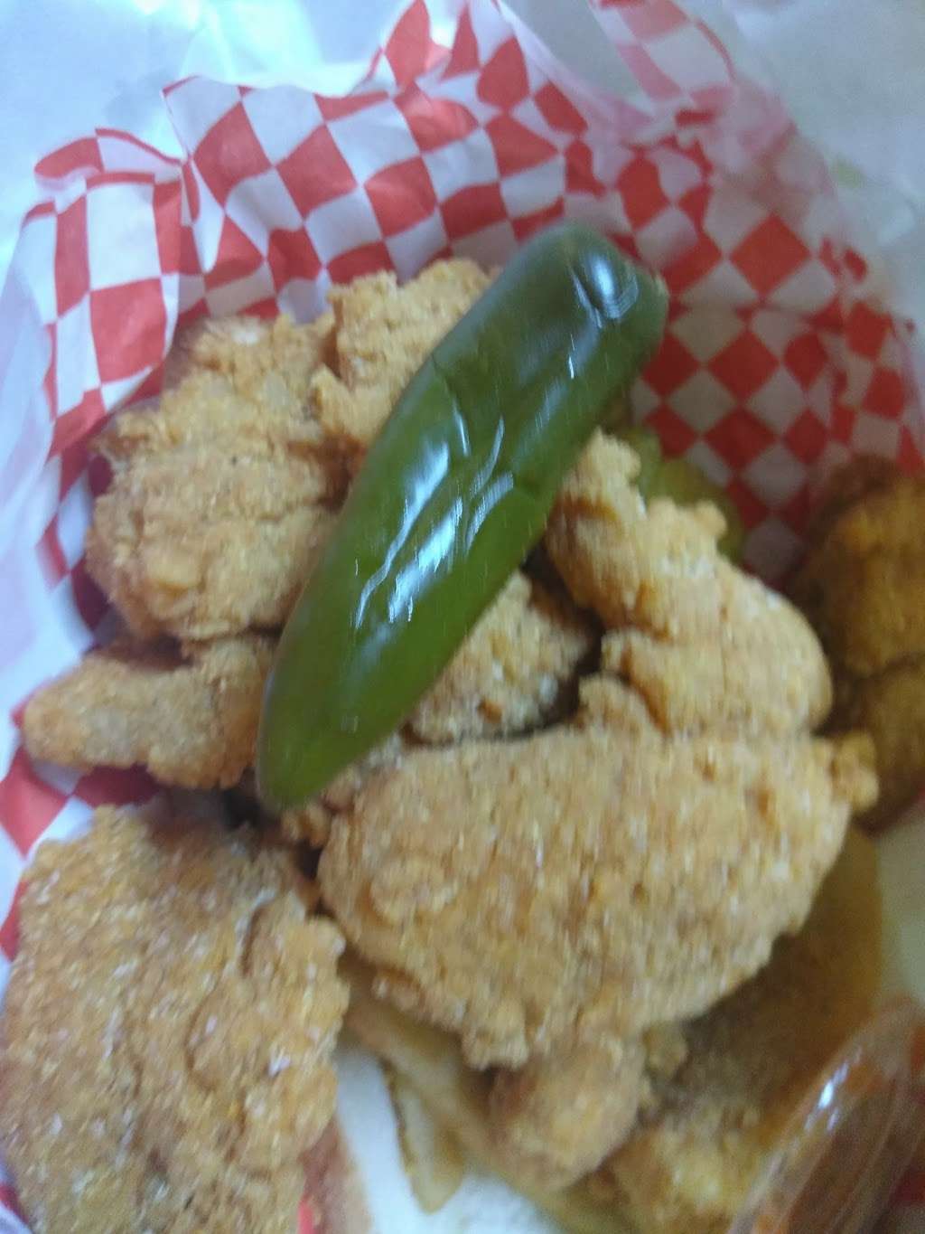 Stanleys Catfish & Wings | 3146 Cedar Crest Blvd, Dallas, TX 75203, USA | Phone: (214) 941-1523