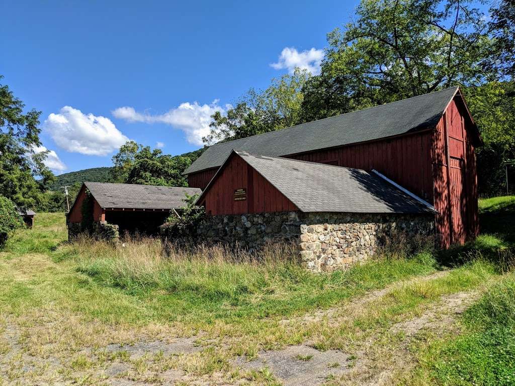 Castle Rock Unique Area | Garrison, NY 10524, USA