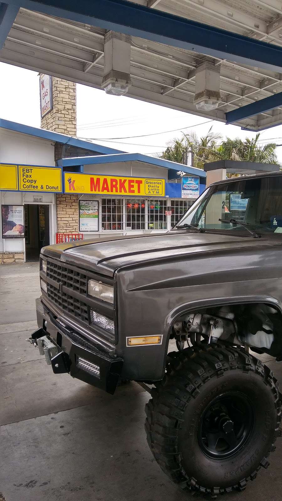 KING JR GAS & MART | 1515 W Martin Luther King Jr Blvd, Los Angeles, CA 90062, USA | Phone: (323) 291-9509