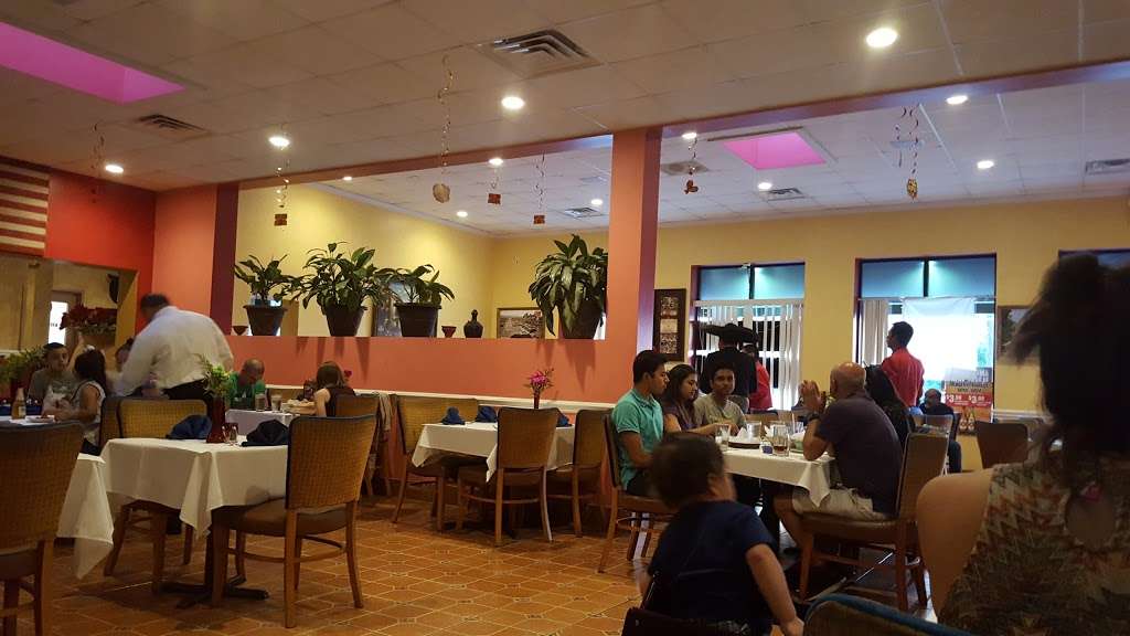 Azteca Restaurant & Cantina | 9505 Baltimore Ave, College Park, MD 20740, USA | Phone: (301) 474-8226