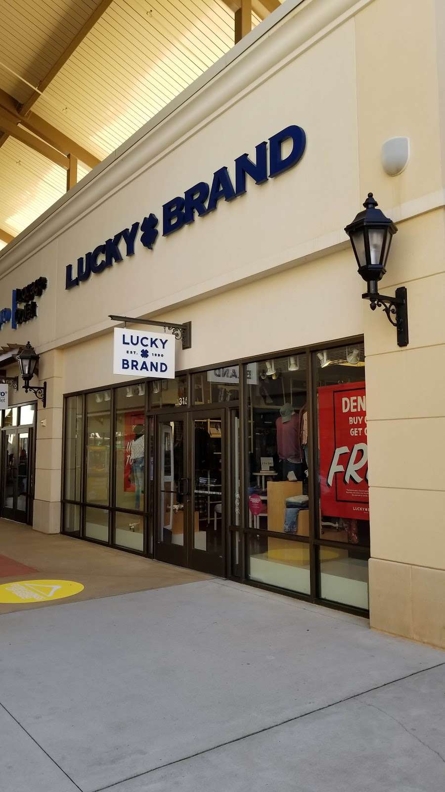 Lucky Brand | 5506 New Fashion Way, Charlotte, NC 28278 | Phone: (704) 504-0210