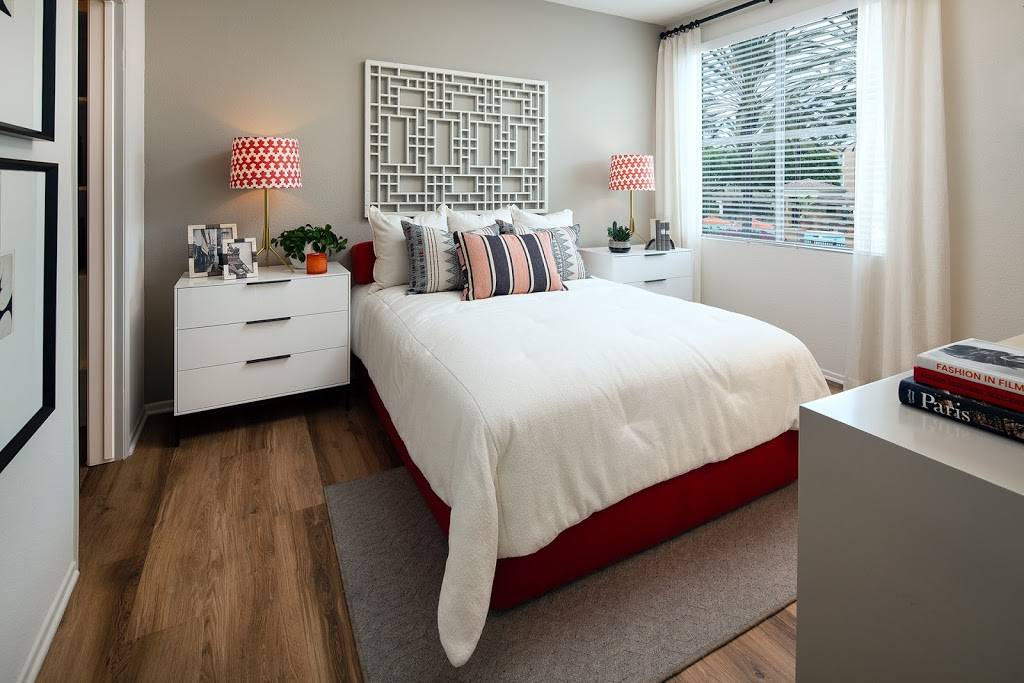 Las Palmas Apartment Homes | 100 Las Palmas, Irvine, CA 92602, USA | Phone: (866) 396-0774