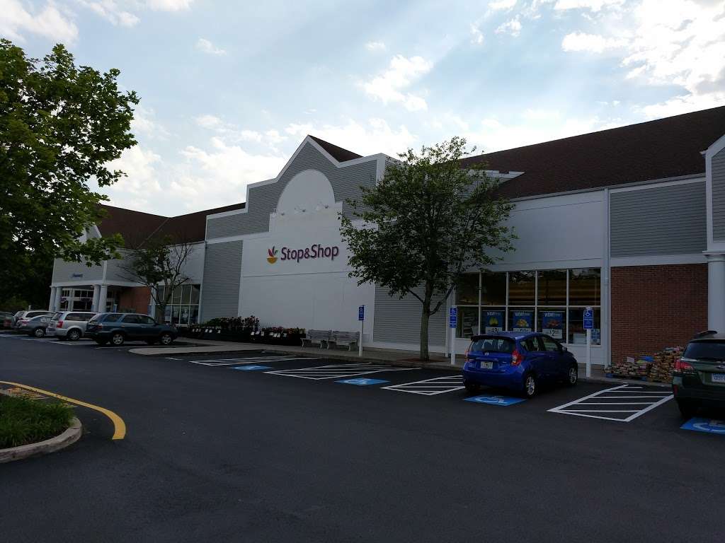 Stop & Shop | 5 River Rd, Wilton, CT 06897, USA | Phone: (203) 834-9735