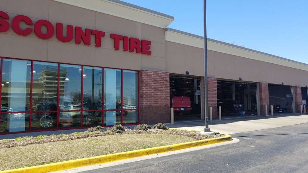 Discount Tire | 400 W Higgins Rd, Schaumburg, IL 60195, USA | Phone: (847) 466-8776