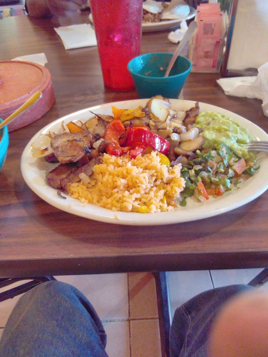 El Puerto Restaurant | 8023 Stedman St, Houston, TX 77029 | Phone: (713) 673-9183