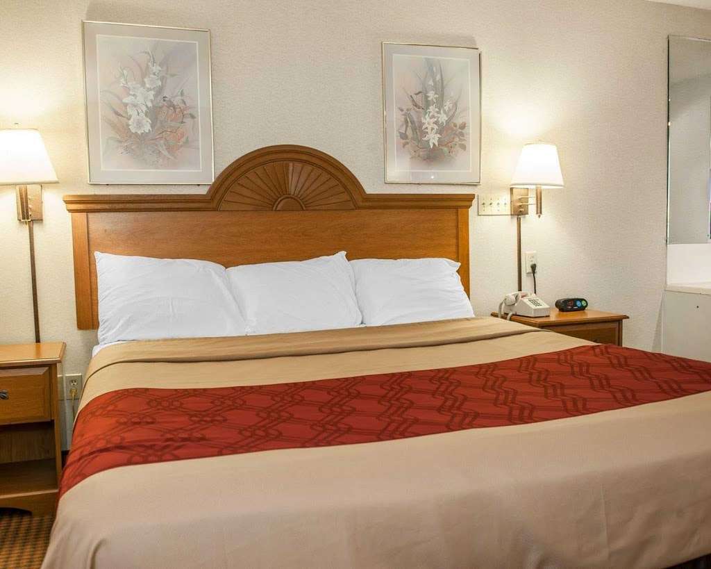 Econo Lodge | 1245 W, IN-32, Lebanon, IN 46052 | Phone: (765) 482-9611