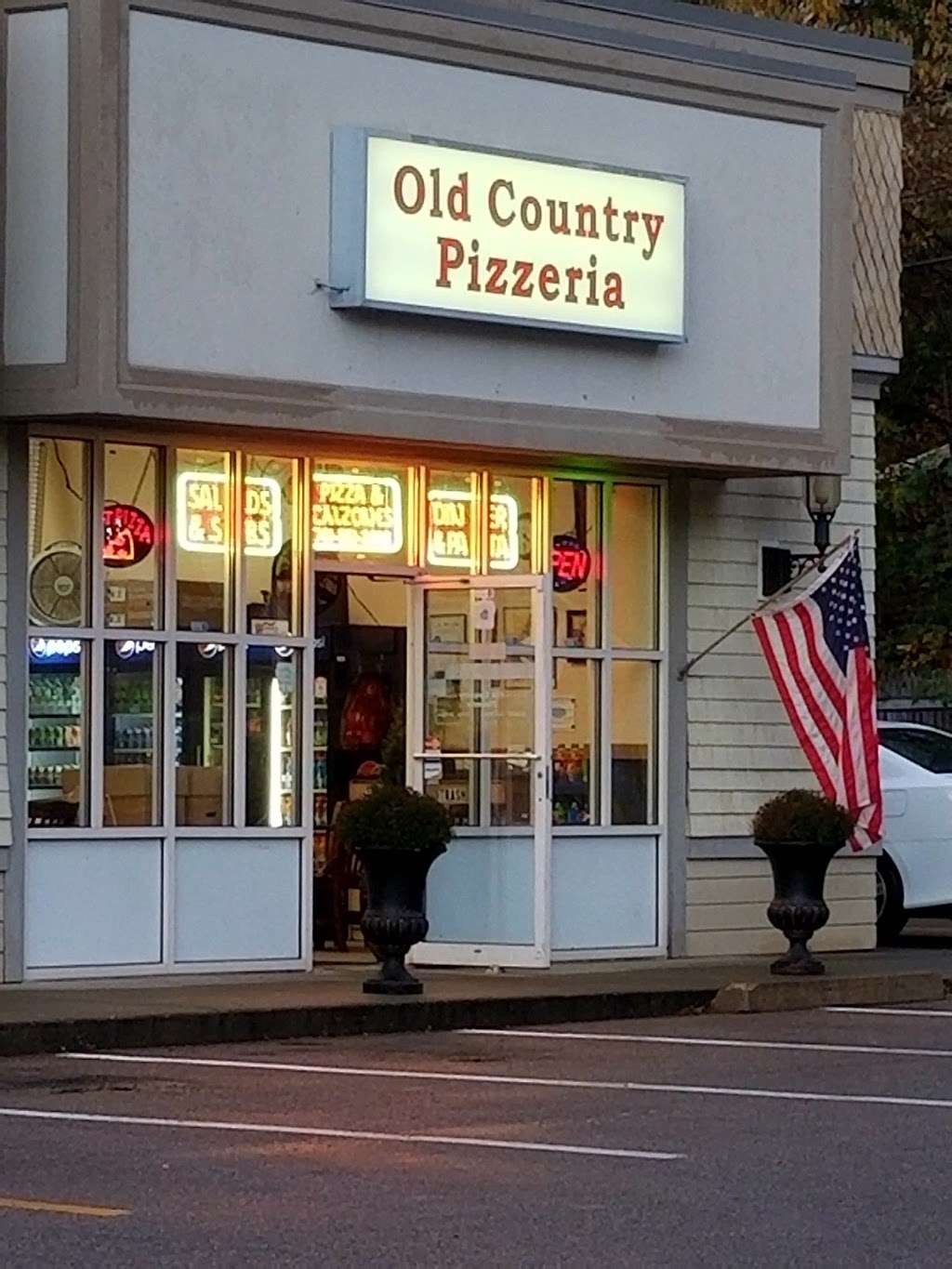 Old Country Pizzeria | 1515 Commercial St, Weymouth, MA 02189, USA | Phone: (781) 331-3838