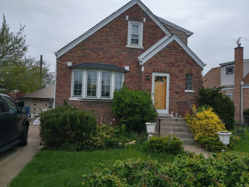 Rzasa Realty | 4134 W 69th Pl, Chicago, IL 60629, USA | Phone: (773) 735-2754