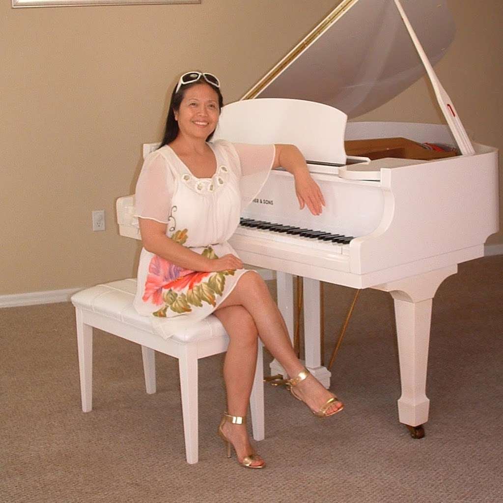 Miss Juns Private Piano Lessons Orlando FL | 1049 Tawny Eagle Dr, Groveland, FL 34736, USA | Phone: (347) 756-8188