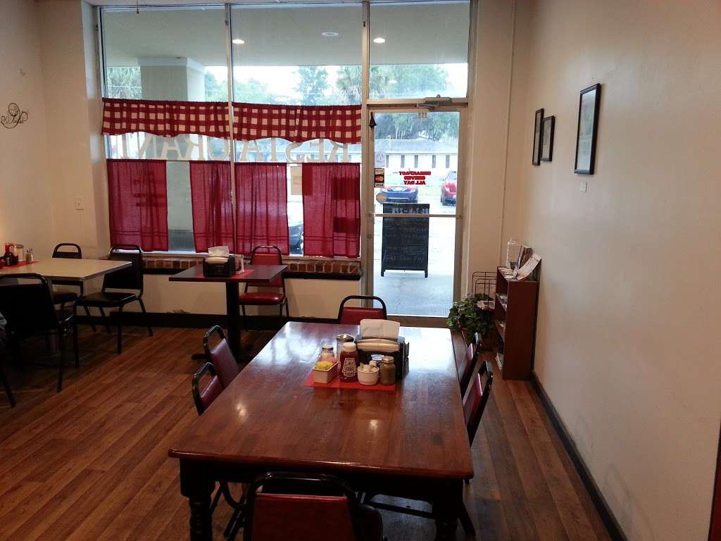 Jeannies Place | 209 E Gottsche Ave, Eustis, FL 32726, USA | Phone: (352) 357-0027